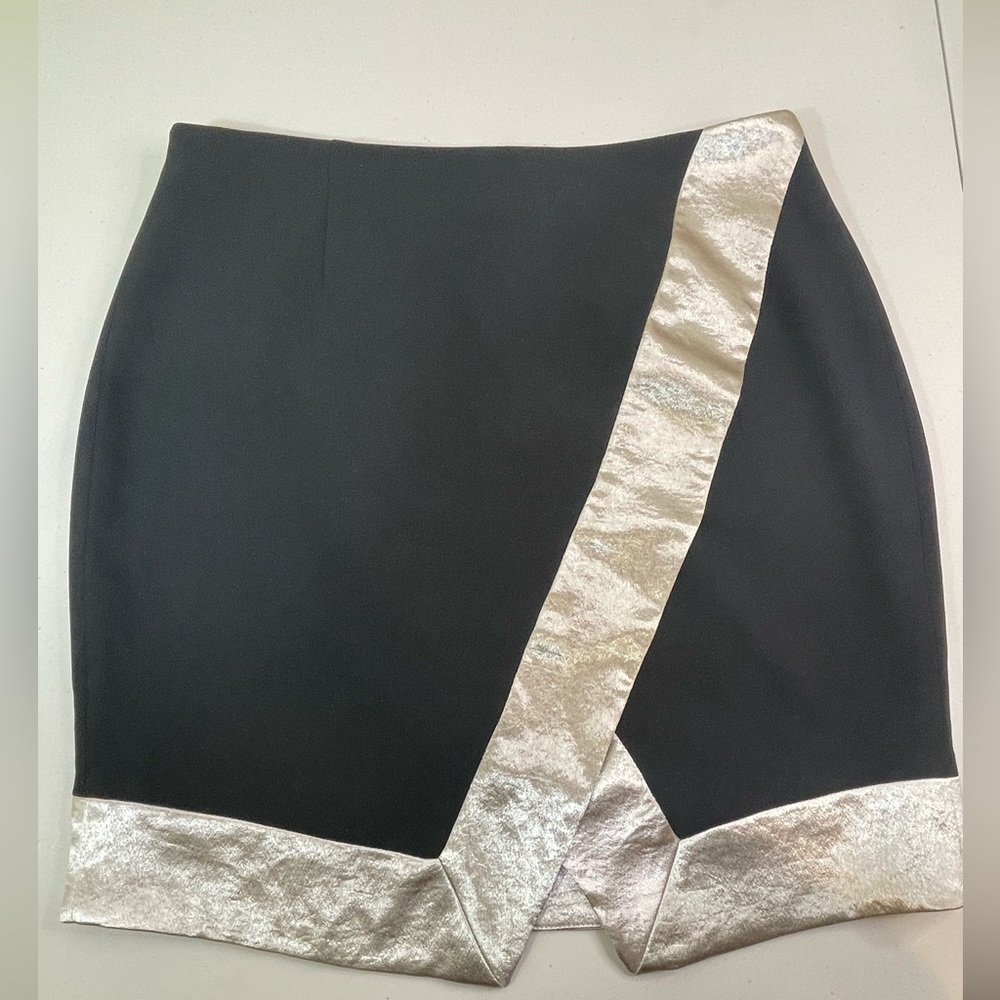 Banana Republic Asymmetric Black Skirt With Gold Detail Sz.10
